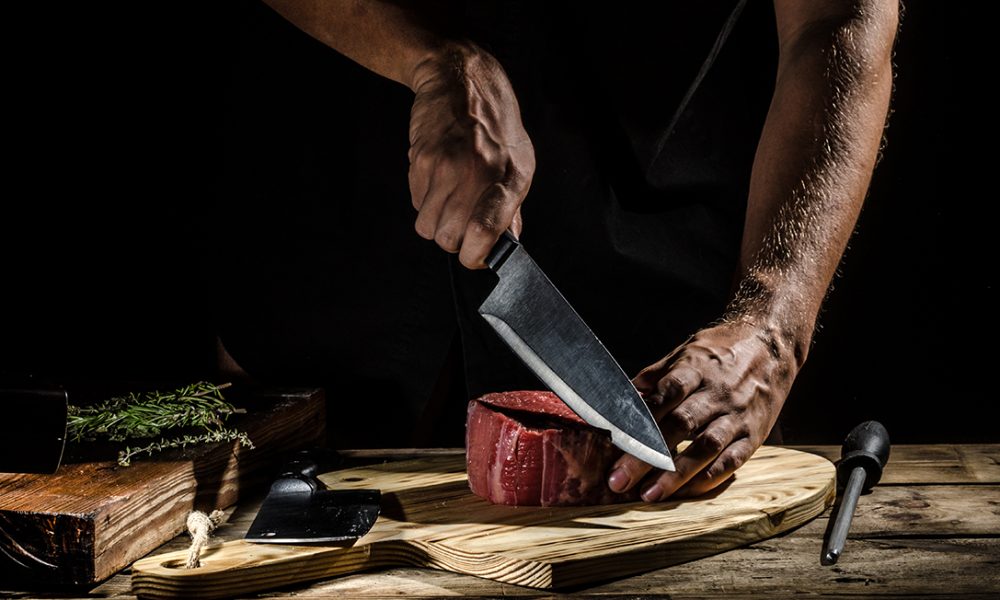 A brief guide to choosing the right knife for cheese cutting