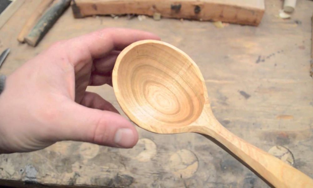 Things you should know before carving a wooden spoon